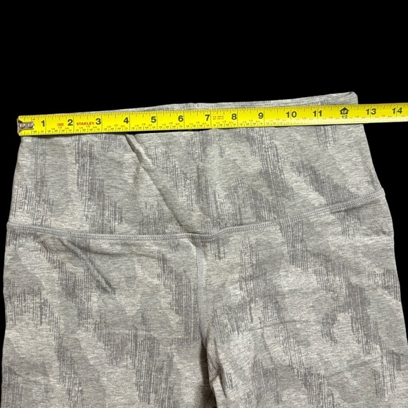 Athleta  Capri Leggings Women's Small
Gray Athletic - Picture 9 of 10